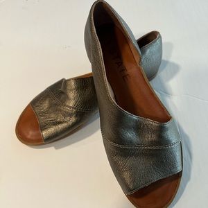 1. State Celvin sandals